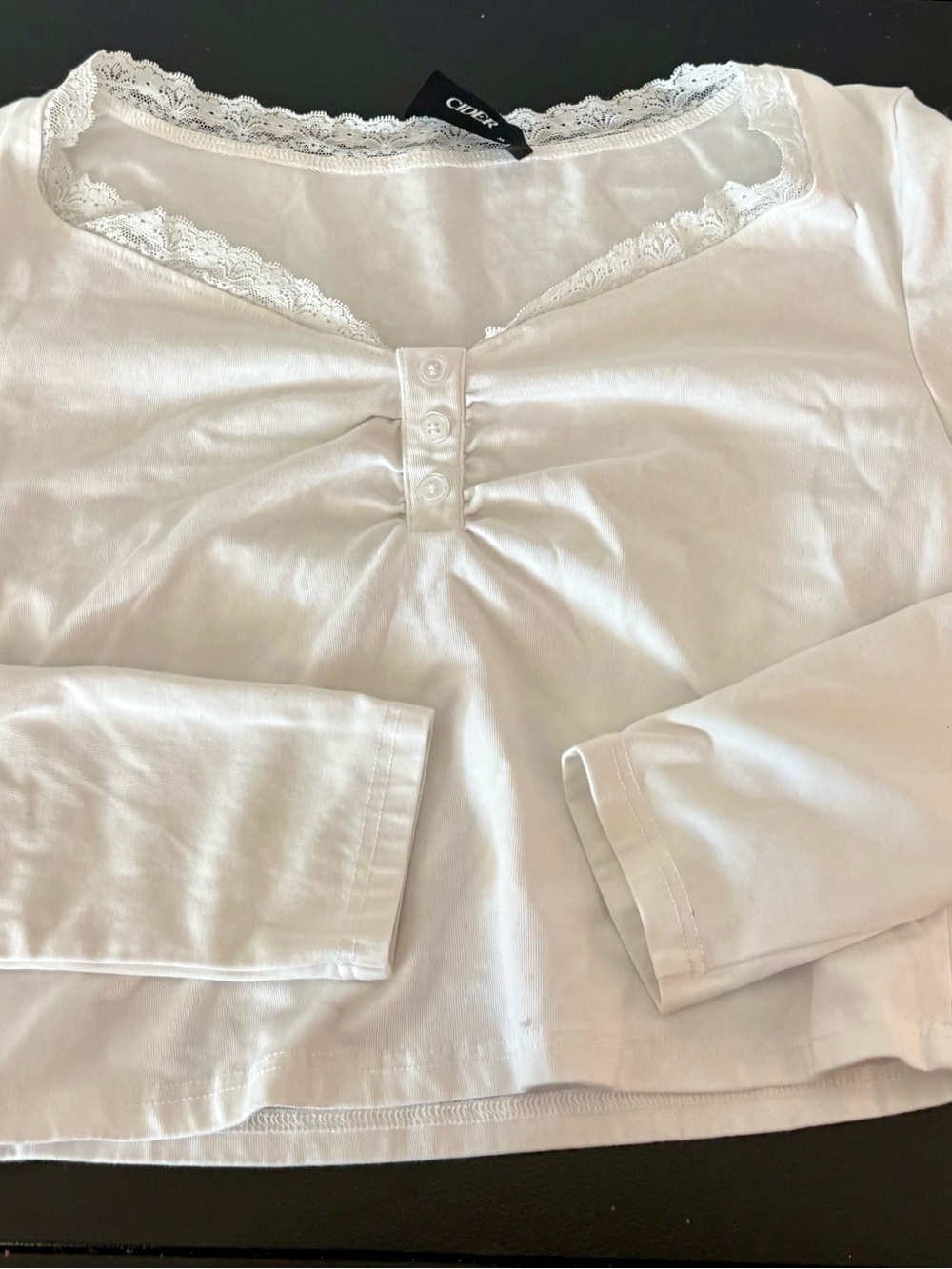 Cider White Lace-Trim Long Sleeve Henley Top